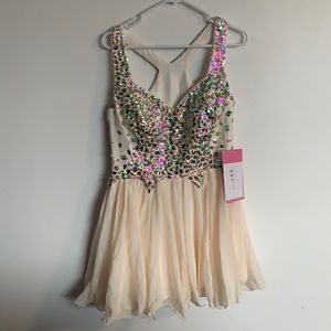 Cream cocktail, prom, homecoming or bridal shower/ bachelorette dress!